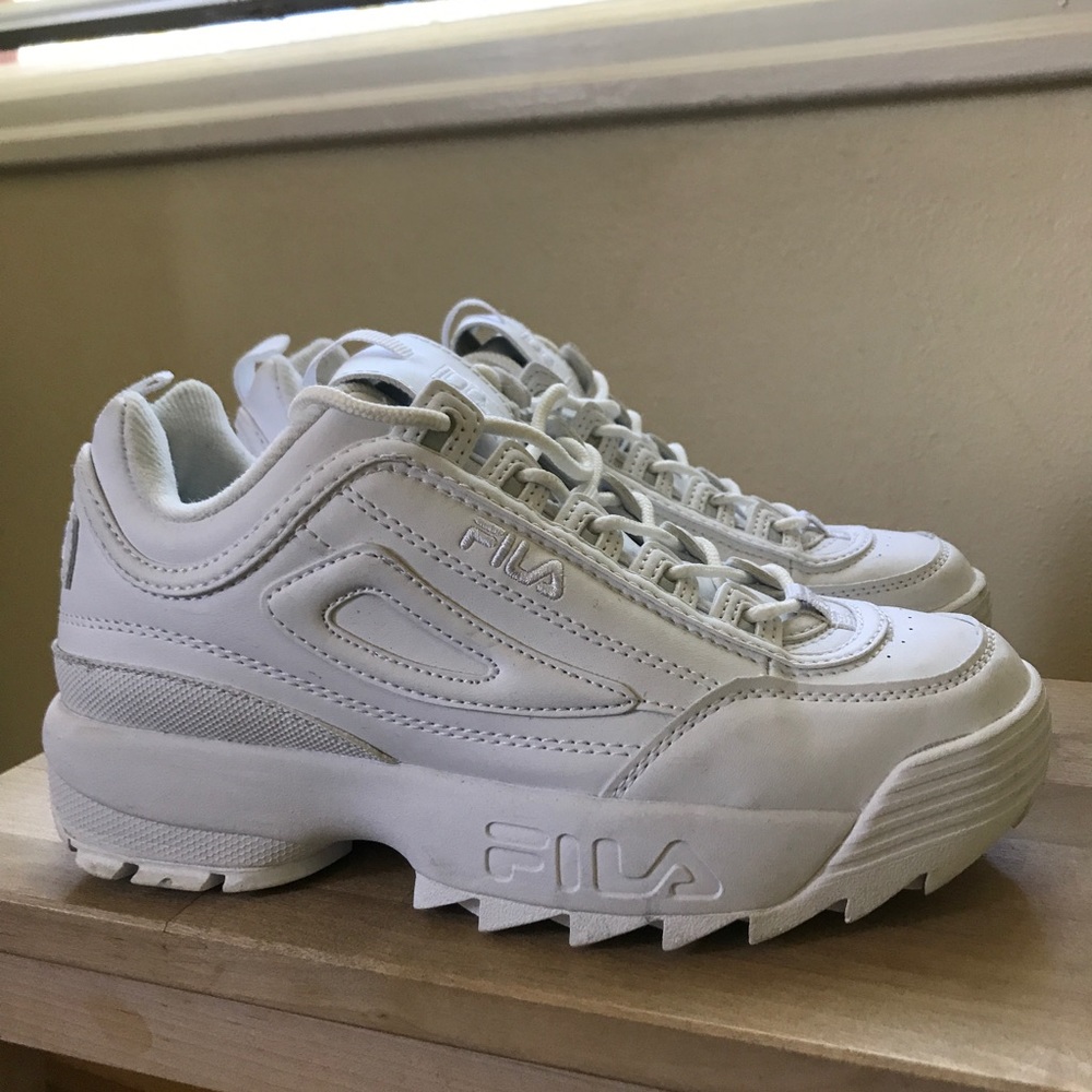 Fila disruptors fits 7.5 women's